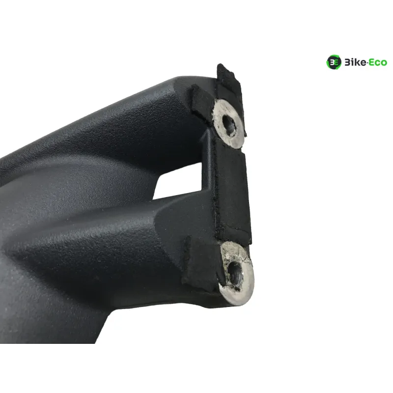Platine et repose pieds arriere gauche TRIUMPH STREET TRIPLE 675 2011-2012