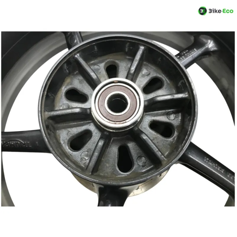 Jante arriere TRIUMPH STREET TRIPLE 675 2011-2012