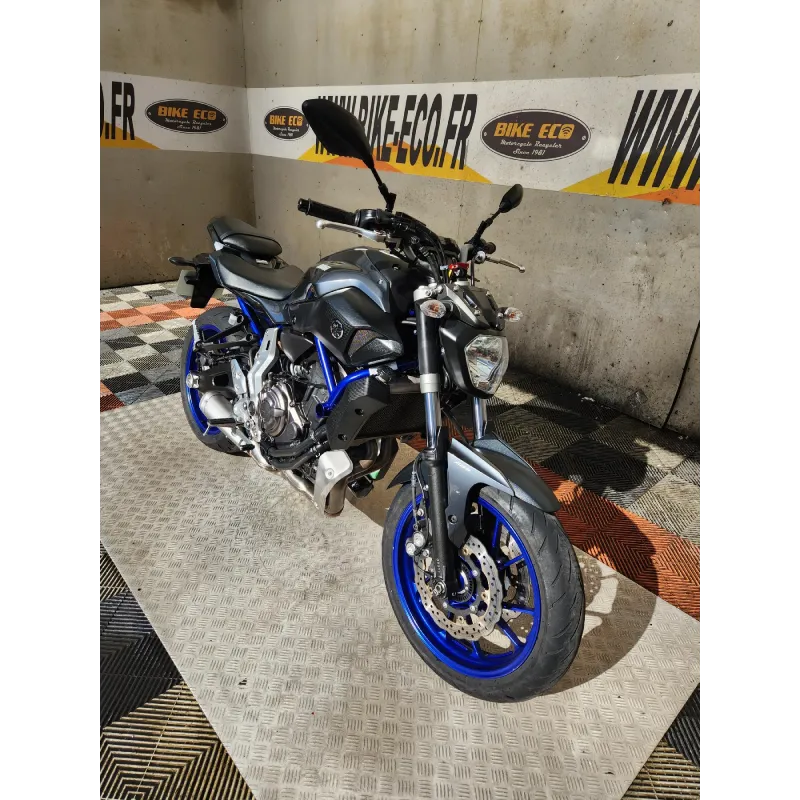YAMAHA MT07 700