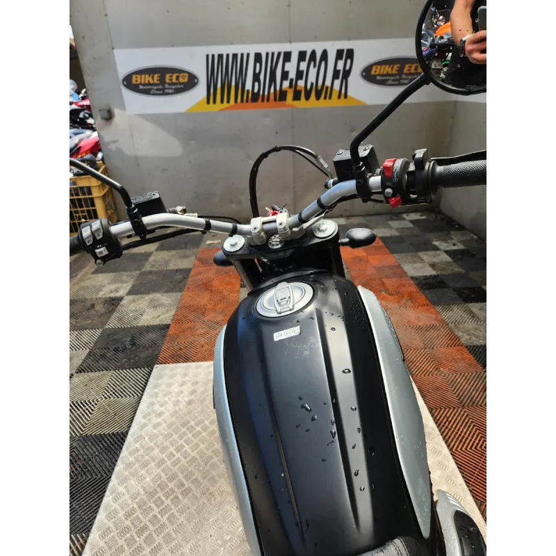 DUCATI SCRAMBLER 800