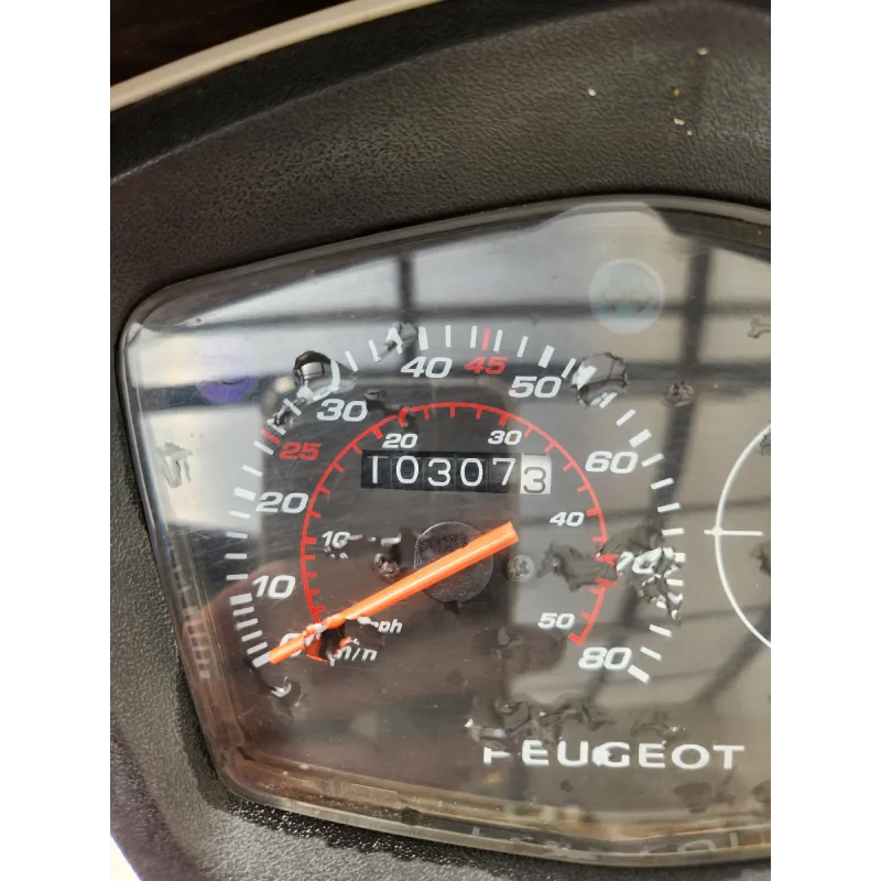 PEUGEOT KISBEE 50 4 temps .