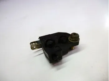 Contacteur de frein avant SUZUKI UH 400 BURGMAN 2003 - 2006