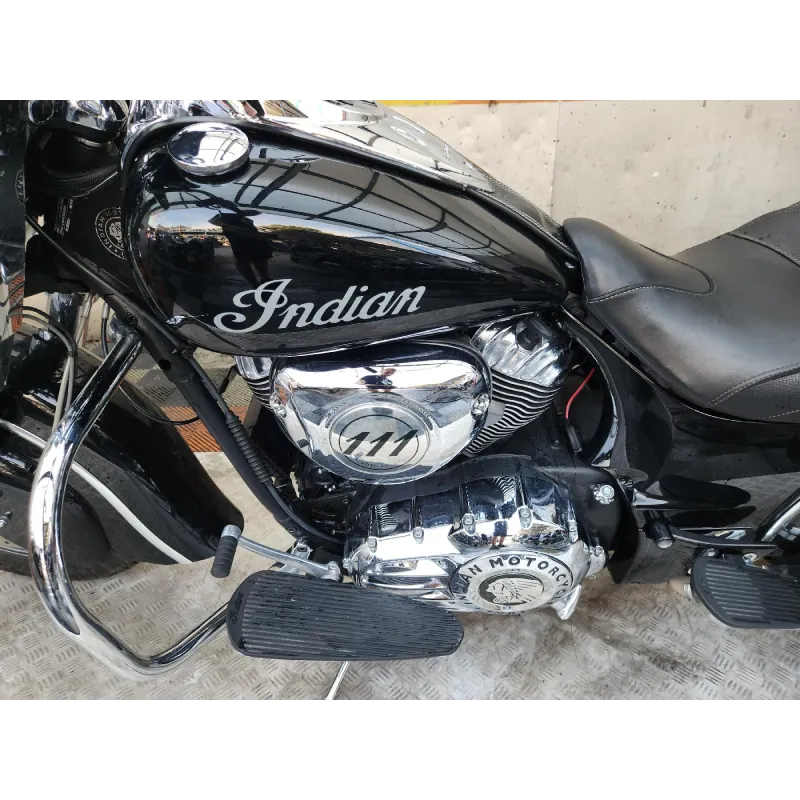 INDIAN MOTORCYCLE CHIEF 1811