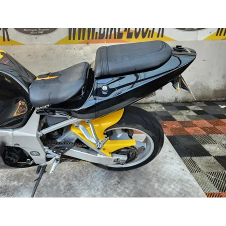 SUZUKI GSX-R 750