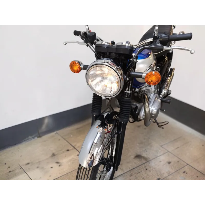 KAWASAKI W 650