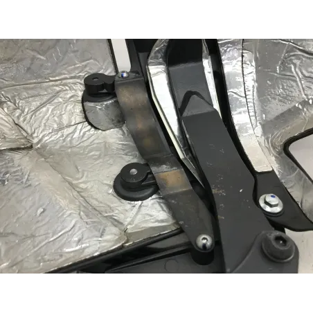 Platine et repose pieds arriere gauche YAMAHA XT 1200 Z 2017-2019 SUPER TENERE