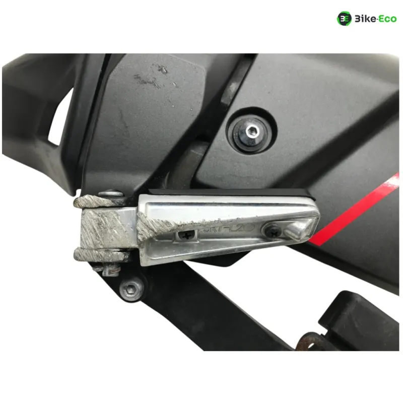 Platine et repose pieds arriere gauche YAMAHA XT 1200 Z 2017-2019 SUPER TENERE