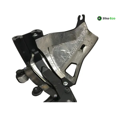Platine et repose pieds arriere gauche YAMAHA XT 1200 Z 2017-2019 SUPER TENERE