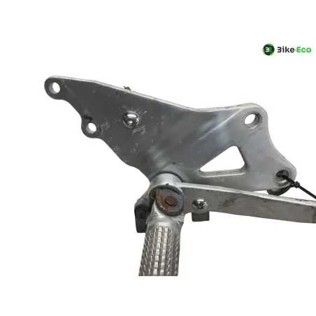 Platine avant droite SUZUKI GSXR 750 1991