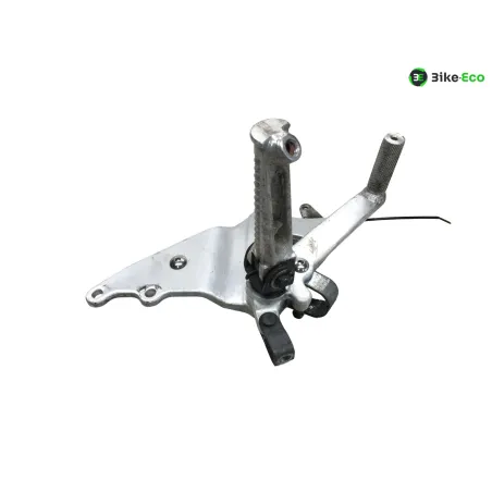 Platine avant droite SUZUKI GSXR 750 1991