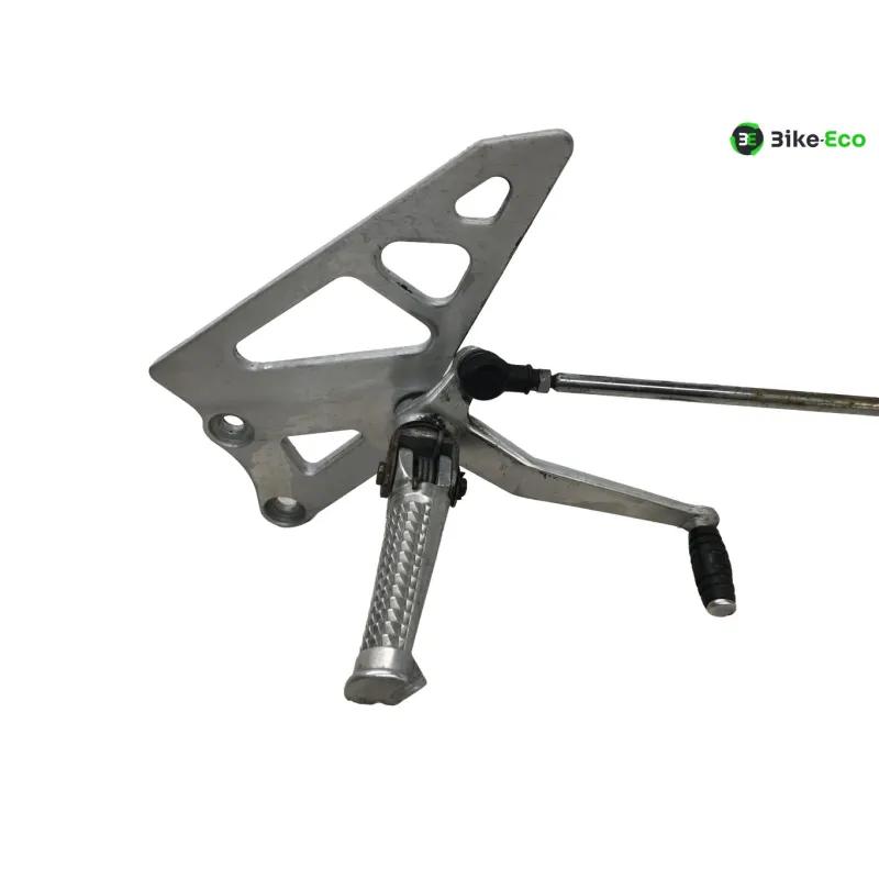 Platine avant gauche SUZUKI GSXR 750 1991