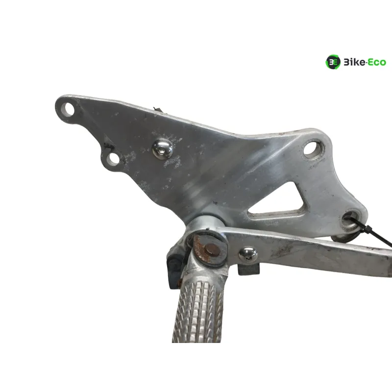 Platine avant droite SUZUKI GSXR 750 1991