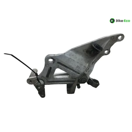 Platine avant droite SUZUKI GSXR 750 1991