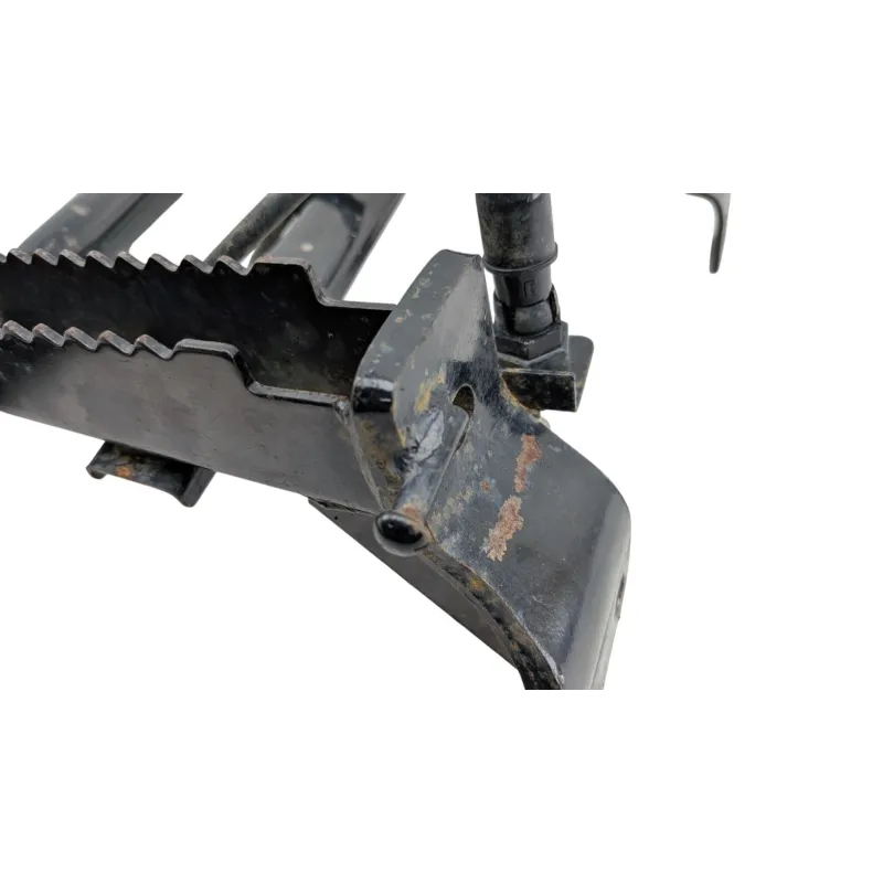 Plancher marche pied droit TGB BLADE 550 SE FI 2013 - 2014