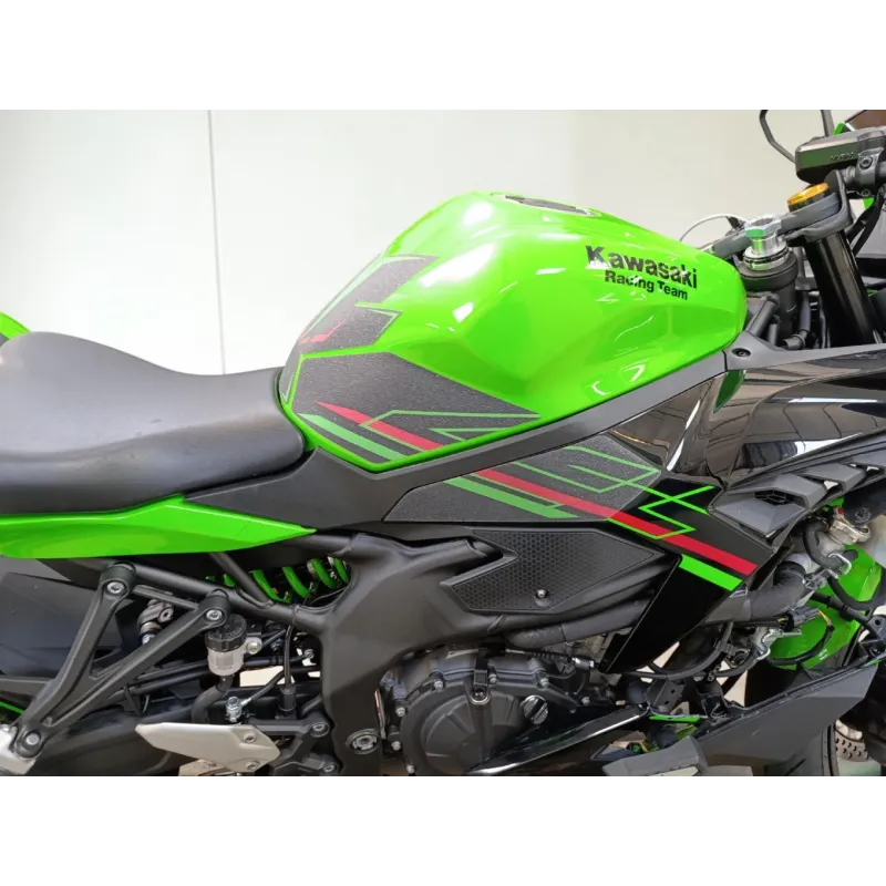 KAWASAKI ZX 4 R
