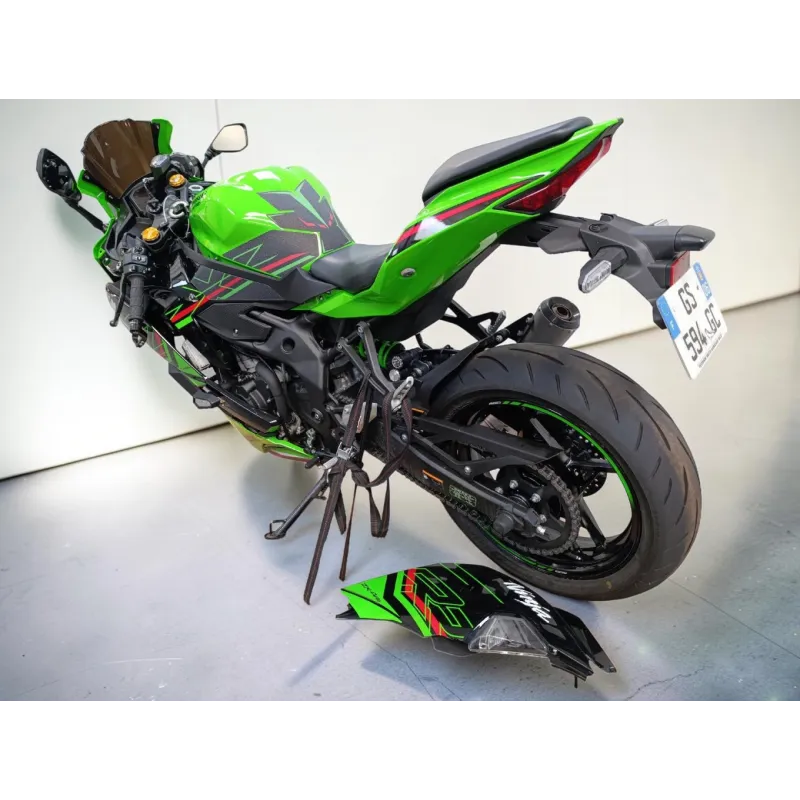 KAWASAKI ZX 4 R