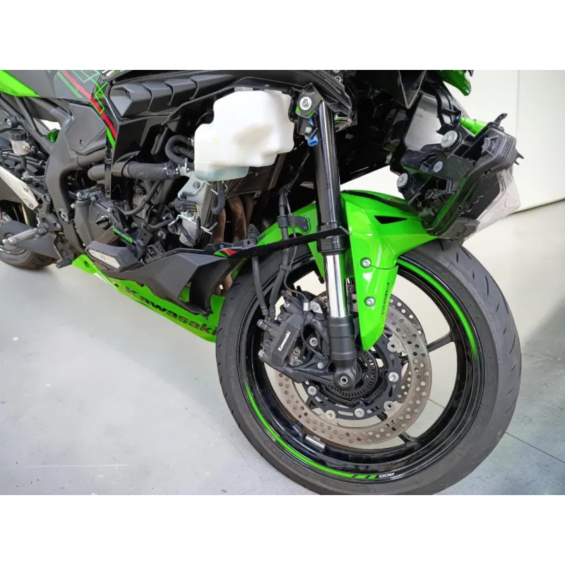 KAWASAKI ZX 4 R