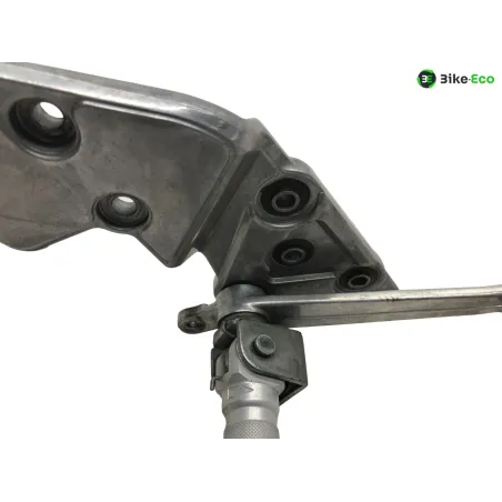 Platine avant droite SUZUKI GSF 600 1995-1999 BANDIT S
