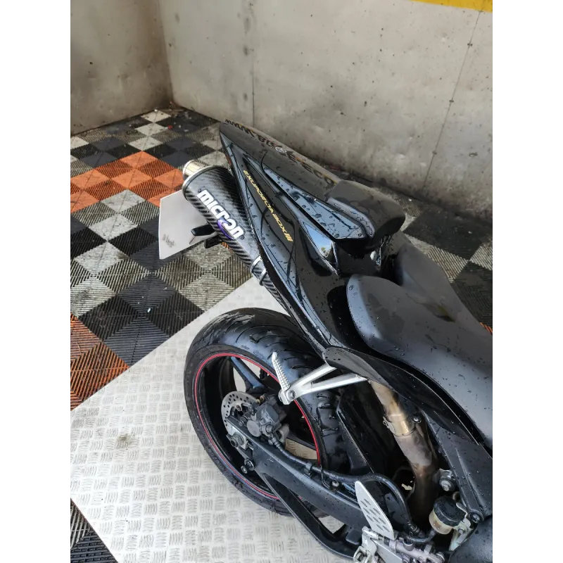 YAMAHA YZF 1000 R1