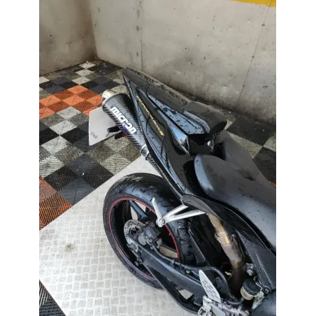 YAMAHA YZF 1000 R1