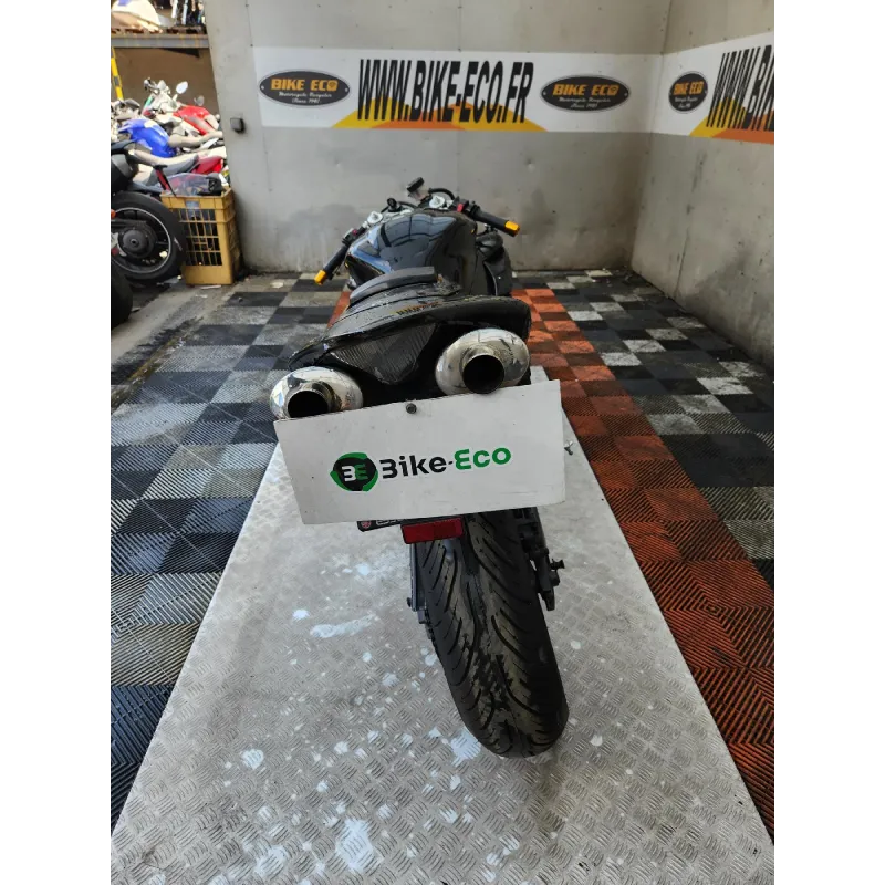 YAMAHA YZF 1000 R1