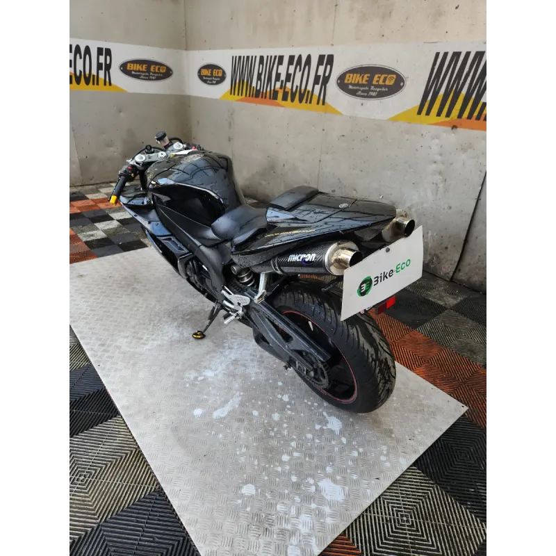 YAMAHA YZF 1000 R1