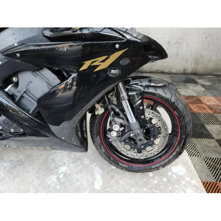 YAMAHA YZF 1000 R1