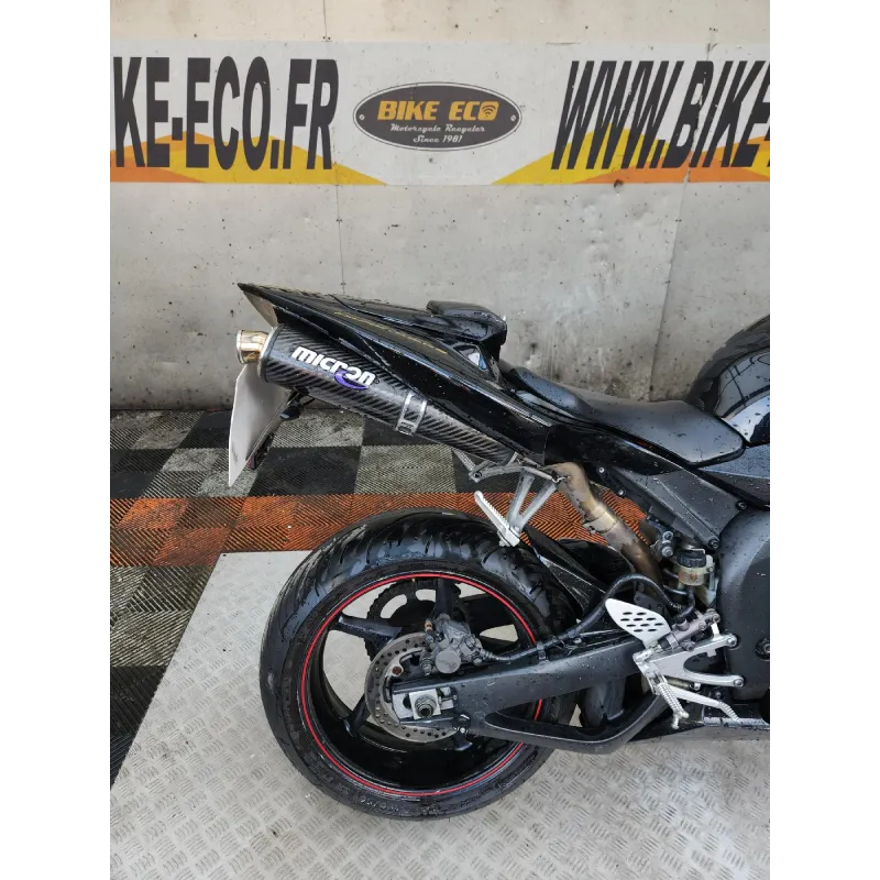 YAMAHA YZF 1000 R1
