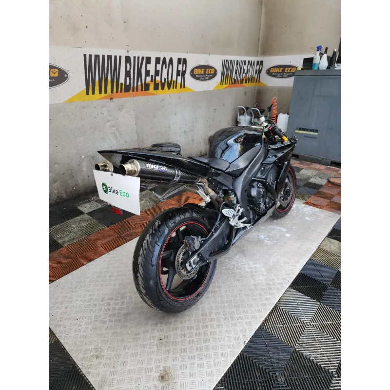 YAMAHA YZF 1000 R1