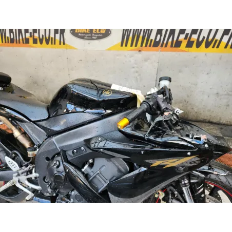 YAMAHA YZF 1000 R1