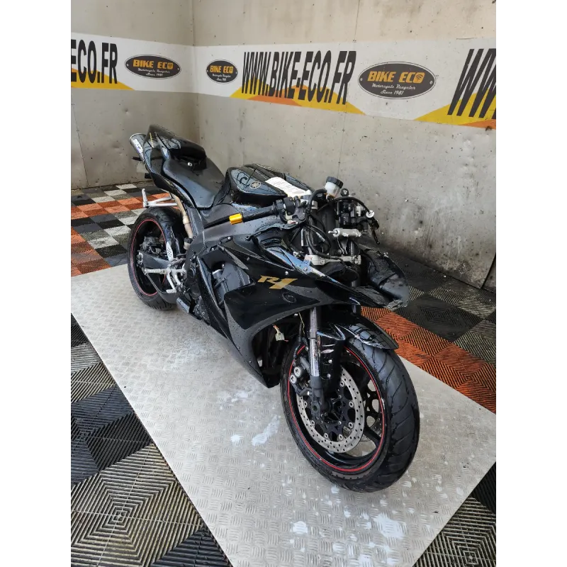 YAMAHA YZF 1000 R1