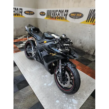 YAMAHA YZF 1000 R1