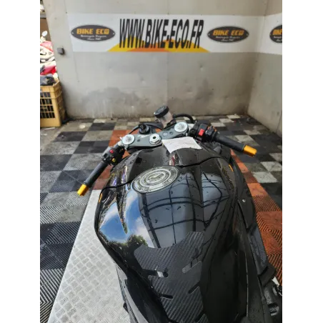 YAMAHA YZF 1000 R1
