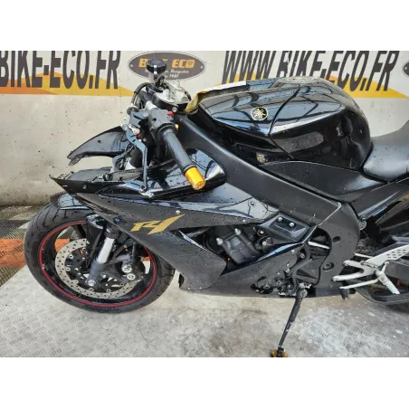 YAMAHA YZF 1000 R1