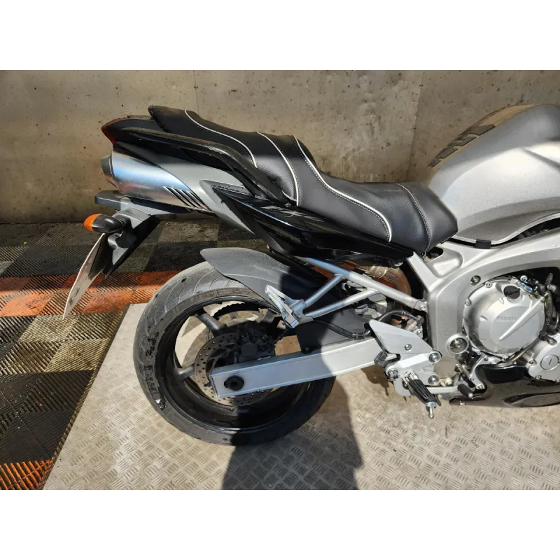 YAMAHA FZ 6