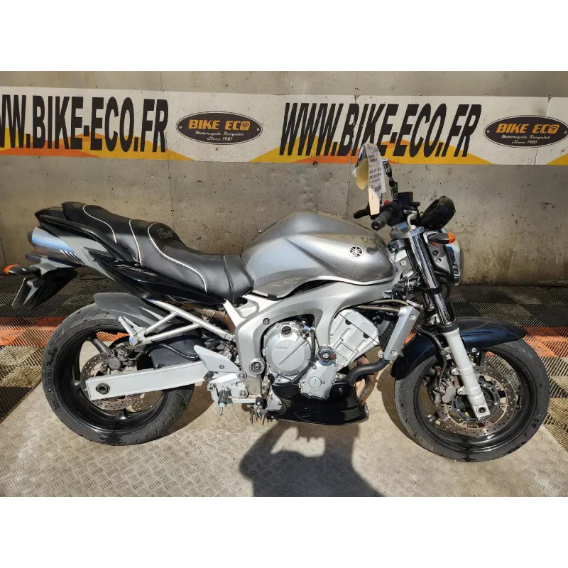 YAMAHA FZ 6
