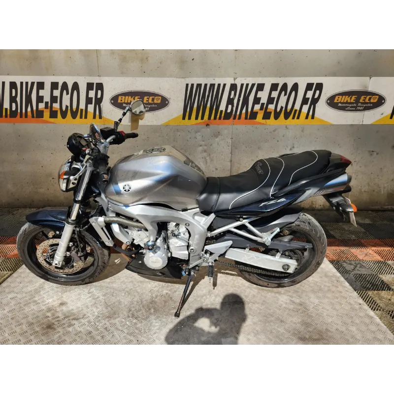 YAMAHA FZ 6