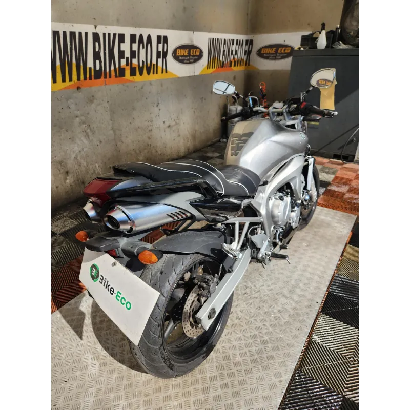 YAMAHA FZ 6