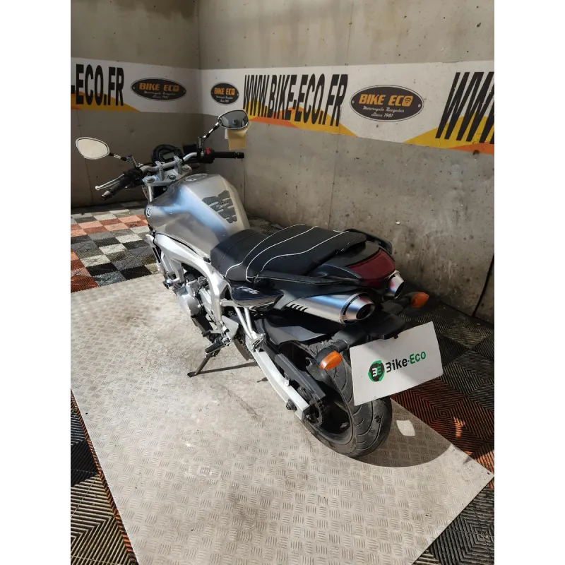 YAMAHA FZ 6
