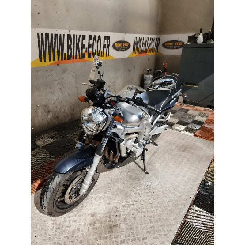 YAMAHA FZ 6