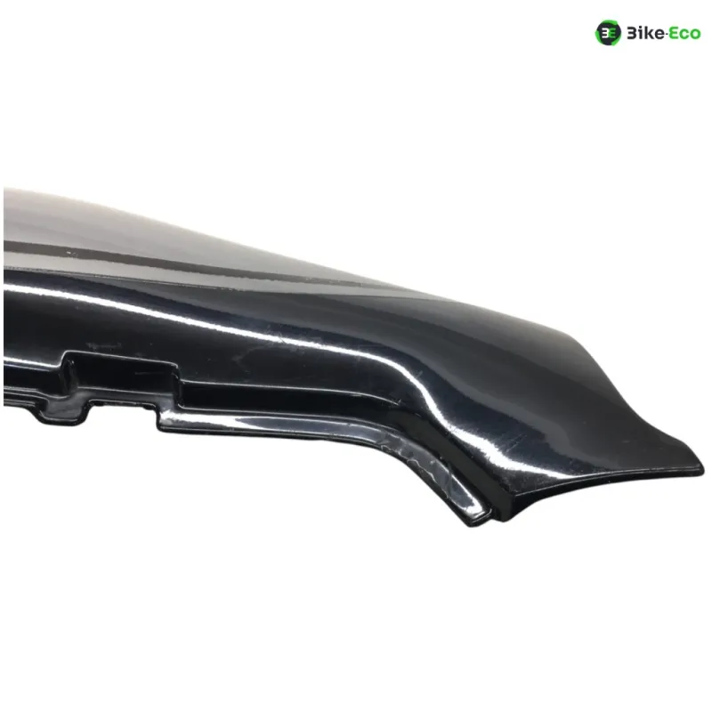 Cache carenage coque arriere gauche SUZUKI GSXR 750 1991