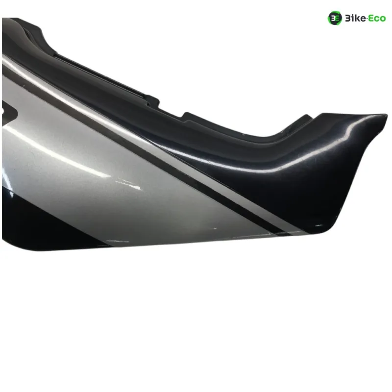 Cache carenage coque arriere droit SUZUKI GSXR 750 1991
