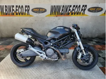 DUCATI MONSTER 696