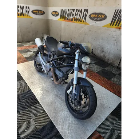 DUCATI MONSTER 696