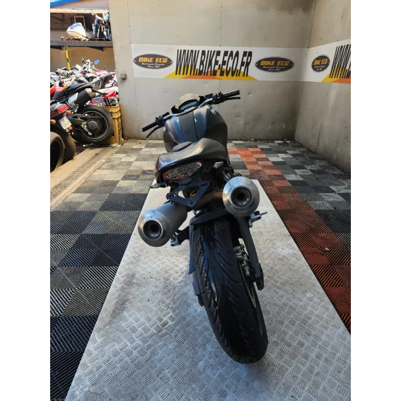 DUCATI MONSTER 696