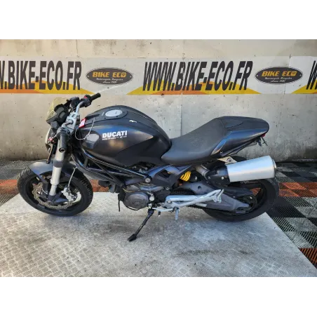 DUCATI MONSTER 696