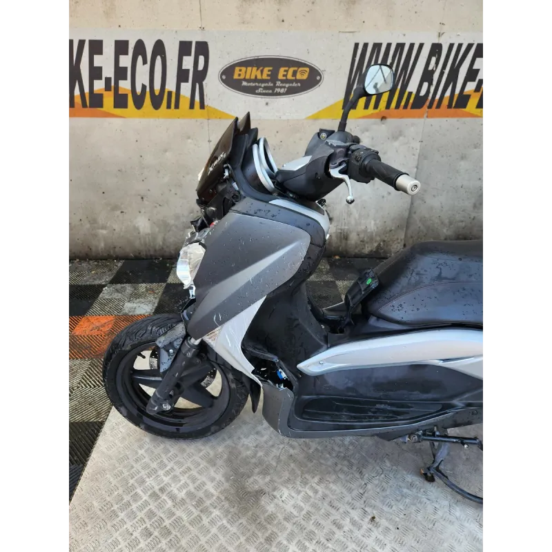 YAMAHA YP 250 R