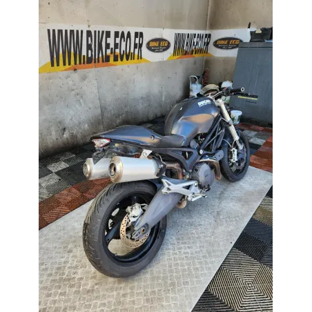 DUCATI MONSTER 696