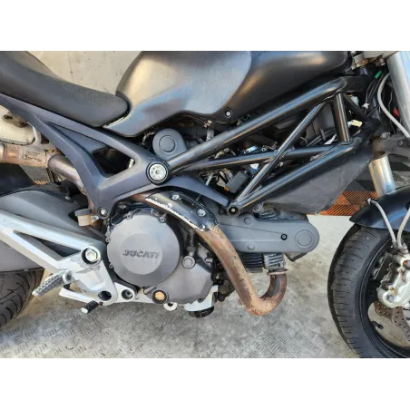 DUCATI MONSTER 696