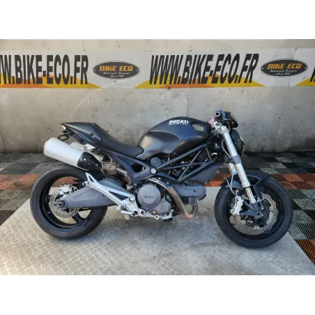 DUCATI MONSTER 696